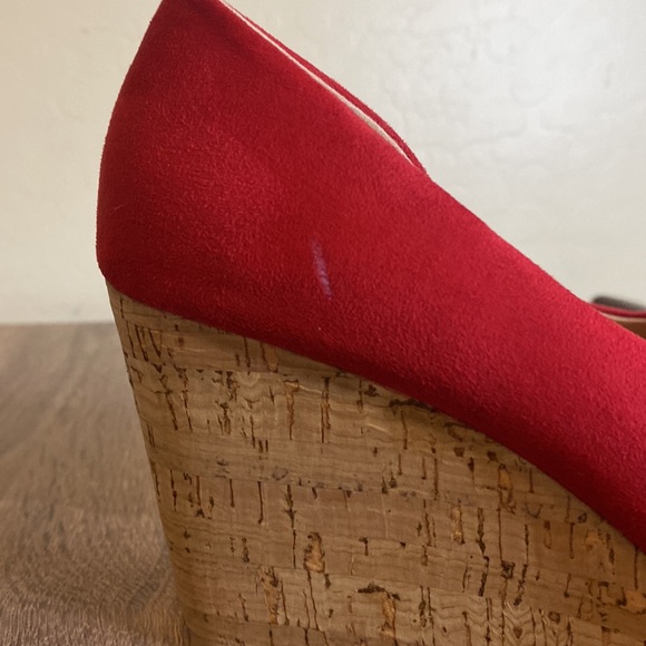 NWOT H&M Red Peep Toe Wedges Size 7 - Picture 11 of 11